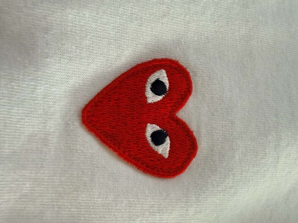Comme des Garçons PLAY Red Heart Long Sleeve T-Shirt White Size M - Picture 3 of 9